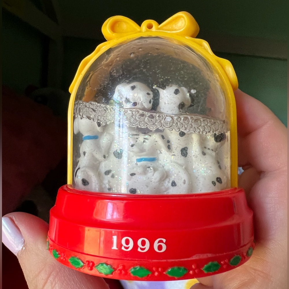 Vintage 1996 101 Dalmatians Snowglobe